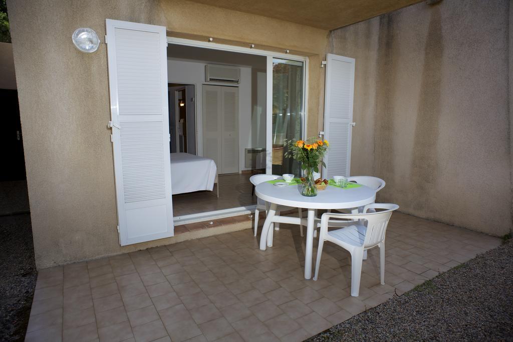 Motel Le Vieux Moulin LʼÎle-Rousse Exteriér fotografie