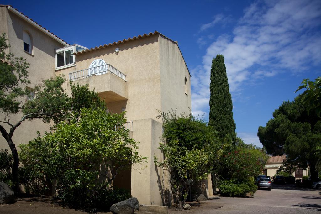 Motel Le Vieux Moulin LʼÎle-Rousse Exteriér fotografie