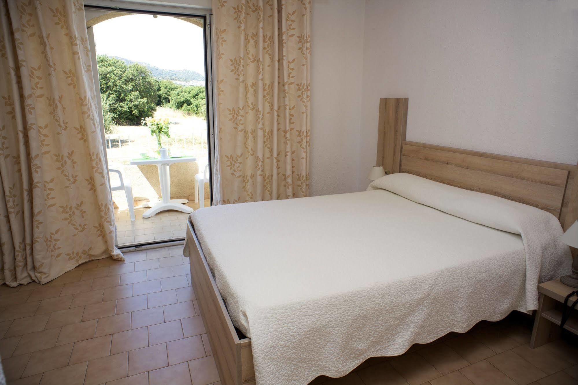Motel Le Vieux Moulin LʼÎle-Rousse Exteriér fotografie