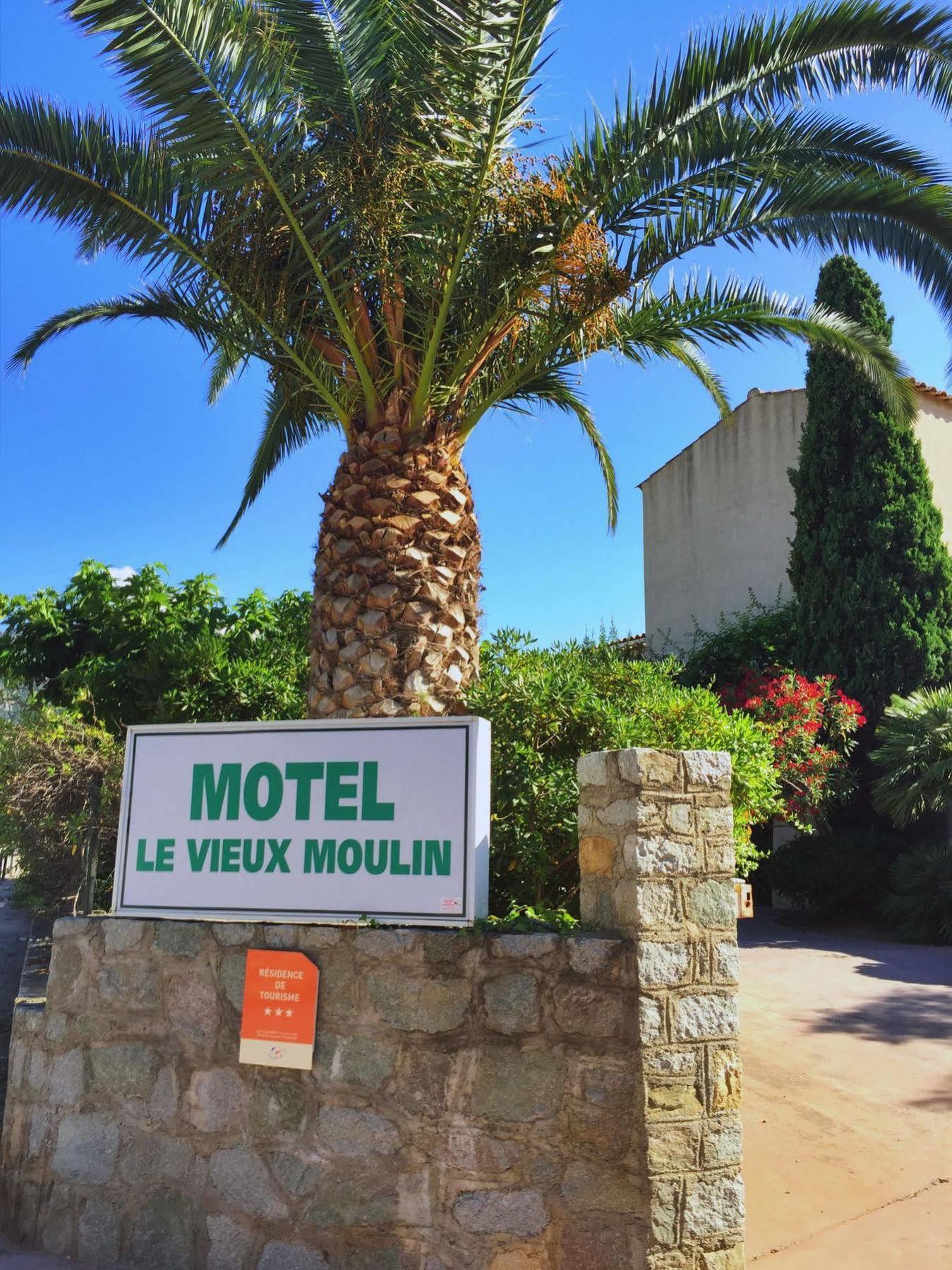 Motel Le Vieux Moulin LʼÎle-Rousse Exteriér fotografie
