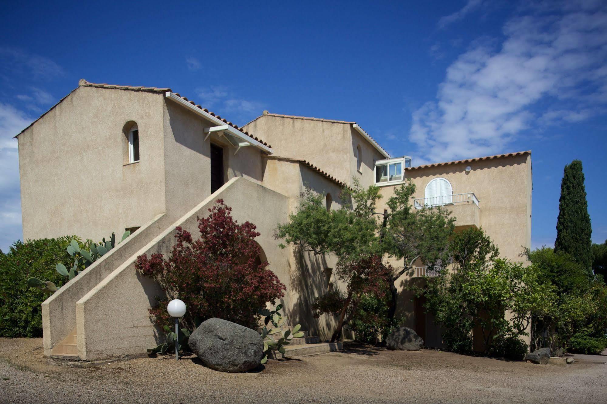 Motel Le Vieux Moulin LʼÎle-Rousse Exteriér fotografie